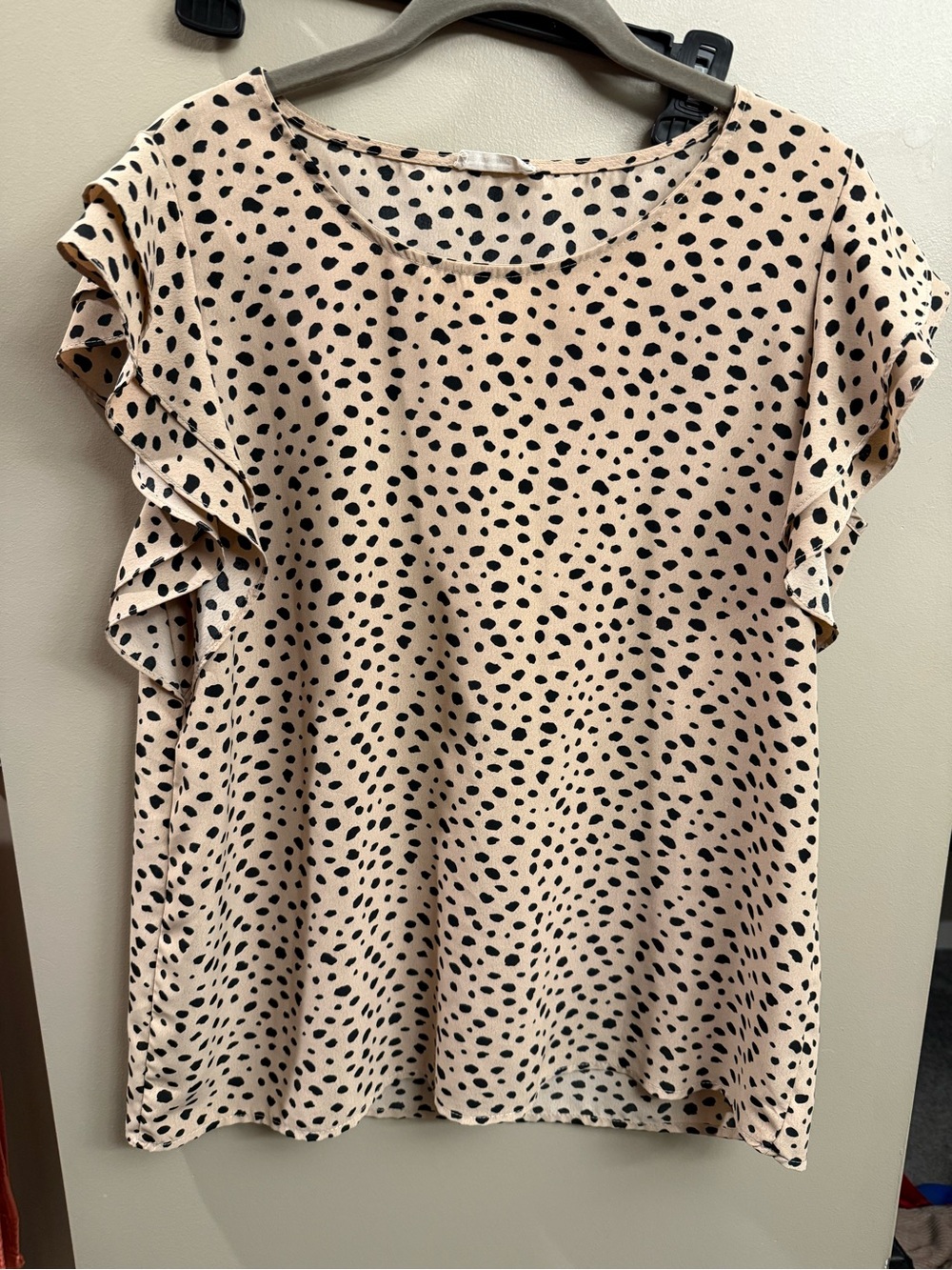 Women's Cream & Black Dot Ruffle Sleeve Blouse